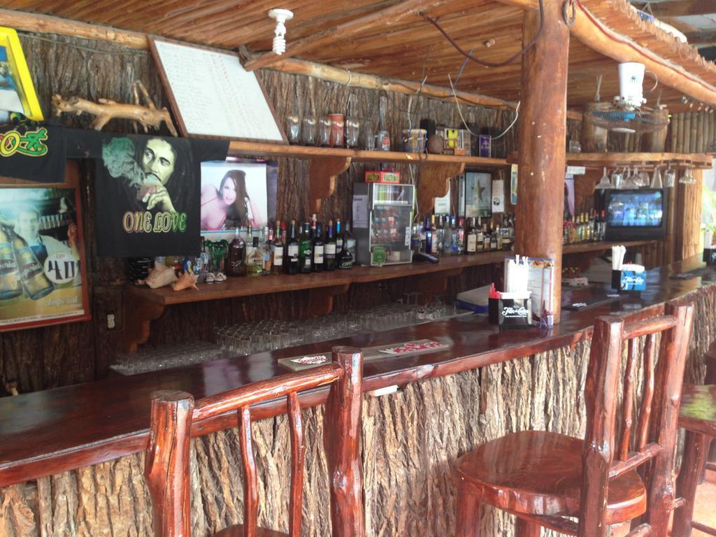 La Delphina Bed&Breakfast Bar&Grill La Ceiba Exterior foto