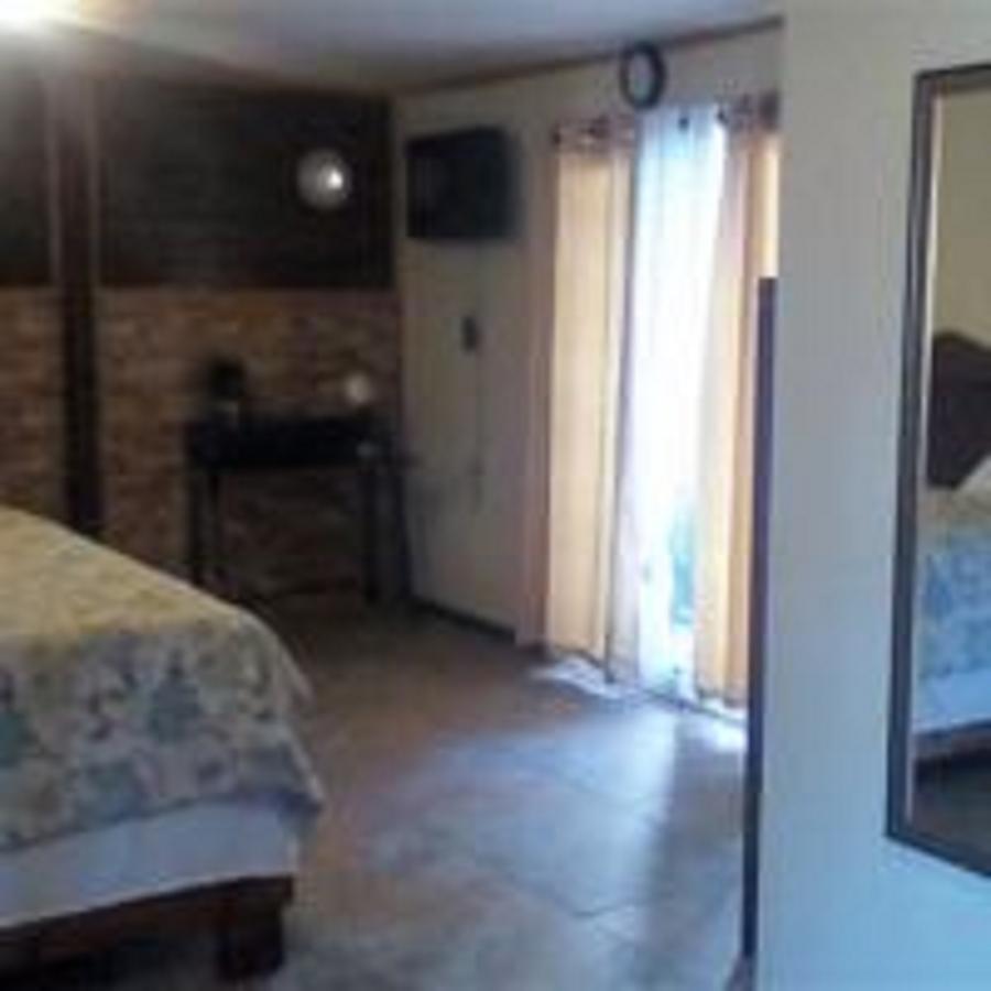 La Delphina Bed&Breakfast Bar&Grill La Ceiba Exterior foto