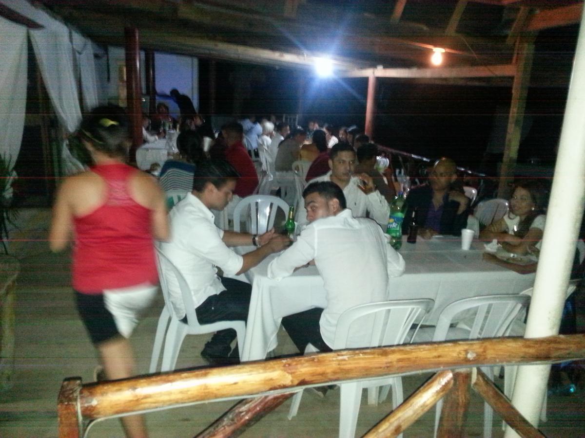 La Delphina Bed&Breakfast Bar&Grill La Ceiba Exterior foto